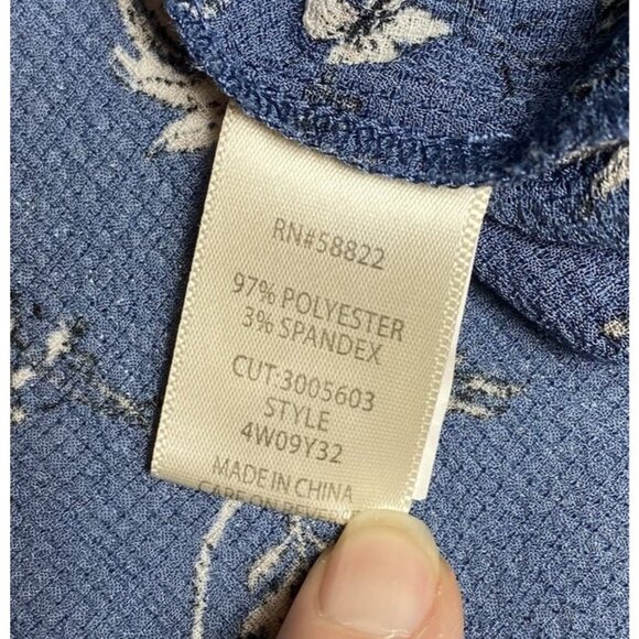 Max Studio Womens Blouse Dusty Blue Floral Bishop Sleeve Ruffle Collar Sz 3X - Picture 5 of 9